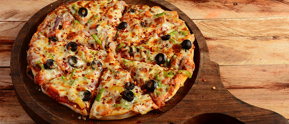 Veggie Pizza with Tandoori Mayo