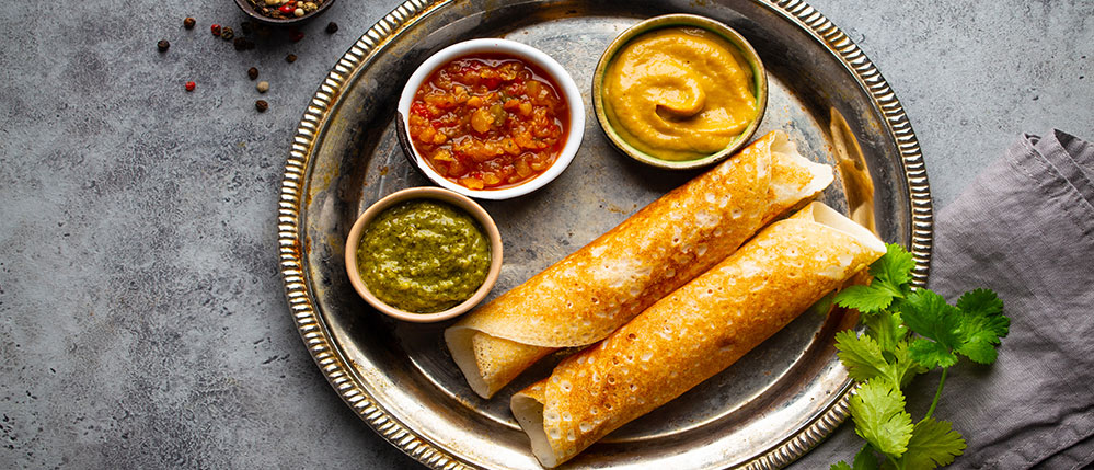 Crispy dosa with tandoori mayonnaise