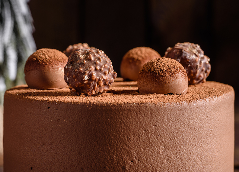 No-bake chocolate peanut truffle cake